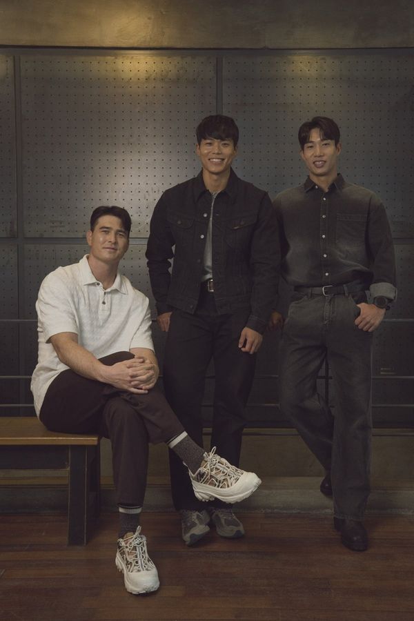 Season 2 top three: Andre Jin, Amotti, Hong Beom-seok.